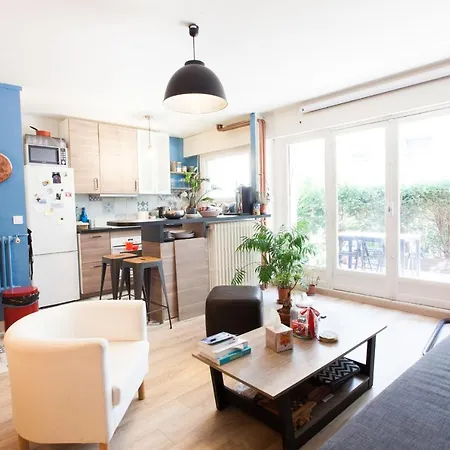 Superb Bright Apt With Patio Parigi